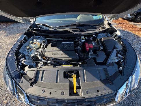 Used 2023 Nissan Rogue SV image 28