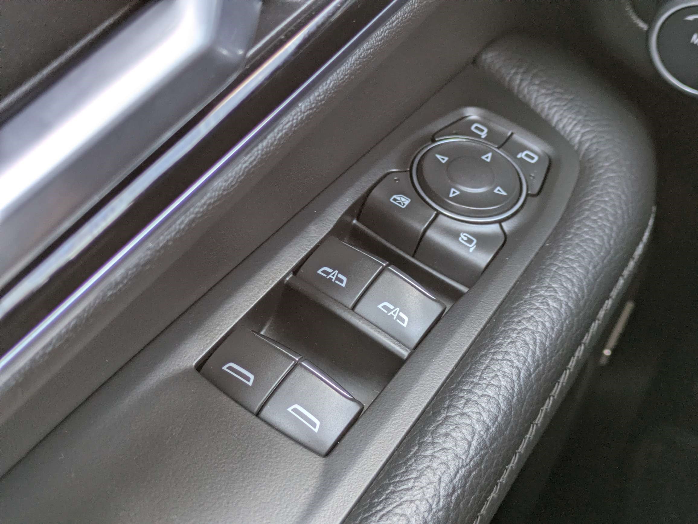 Used 2025 GMC Yukon XL Denali AWD/4WD image 22