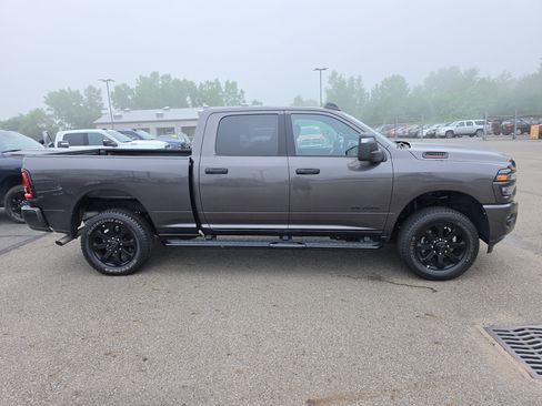 Used 2025 RAM 2500 Big Horn AWD/4WD image 2