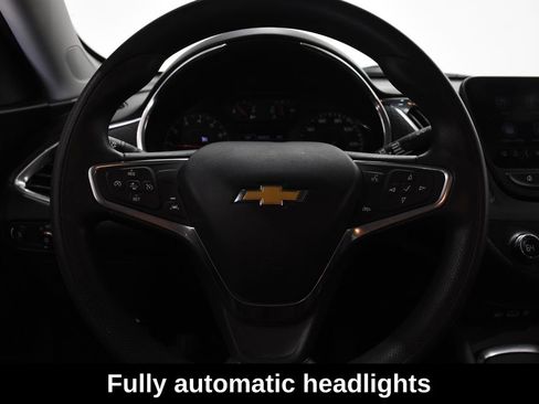 Used 2021 Chevrolet Malibu LT FWD image 16