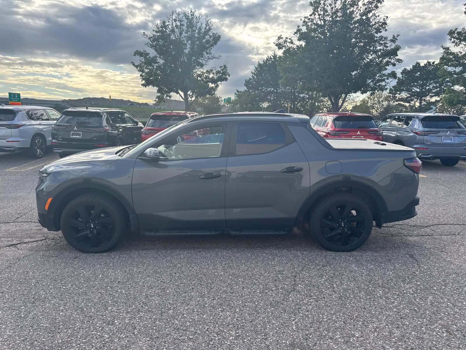 Used 2023 Hyundai Santa Cruz Night w/ Cargo Package AWD/4WD image 3