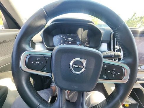 Used 2019 Volvo XC40 T5 Momentum AWD/4WD image 25