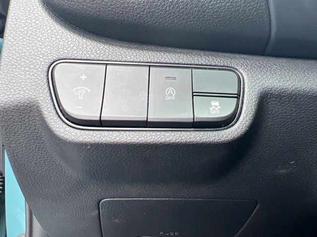 Certified 2025 Kia Seltos EX w/ EX Sunroof Package FWD image 11