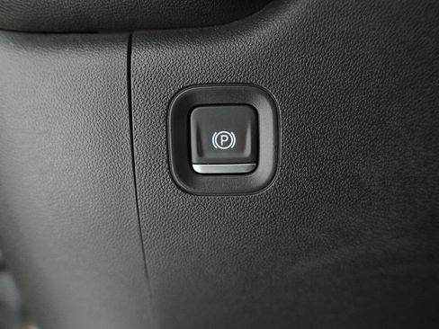 Used 2026 Chevrolet Silverado 1500 Custom RWD image 12