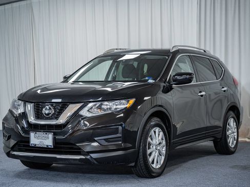 Used 2020 Nissan Rogue SV FWD image 3