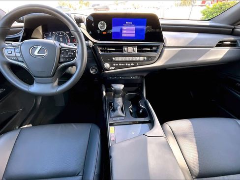 Used 2024 Lexus ES 350 w/ Premium Package image 15