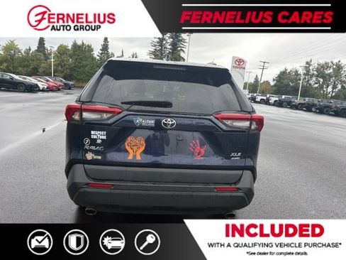 Used 2021 Toyota RAV4 XLE w/ Convenience Package AWD/4WD image 3