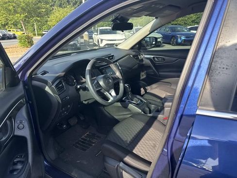 Used 2020 Nissan Rogue S FWD image 3