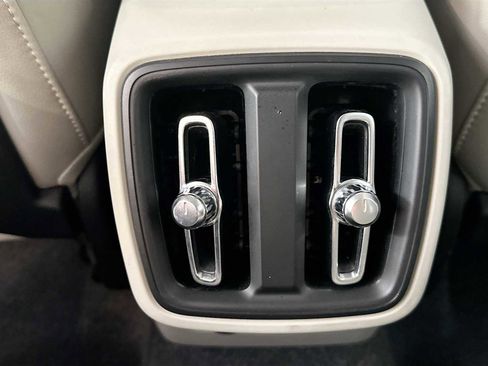 Used 2025 Volvo XC40 B5 Plus w/ Climate Package image 24