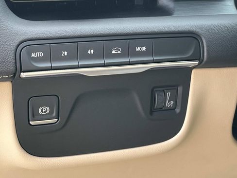 Certified 2024 Cadillac Escalade ESV Premium Luxury image 29