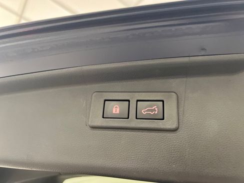 Used 2023 Subaru Outback Premium image 39