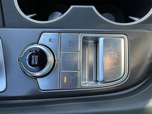 Used 2025 Genesis G70 3.3T Advanced image 30