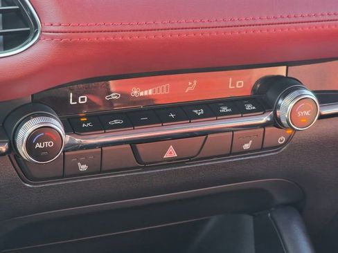 Certified 2025 MAZDA MAZDA3 2.5 S Hatchback w/ Premium Pkg image 25