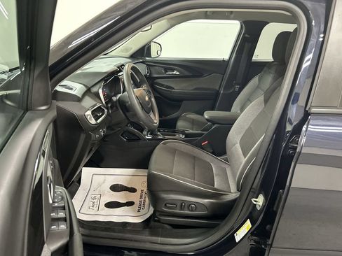 Certified 2021 Chevrolet TrailBlazer LT w/ Convenience Package FWD image 9