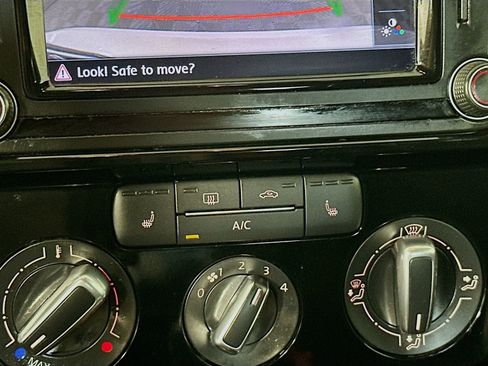 Used 2016 Volkswagen Jetta SEL FWD image 20