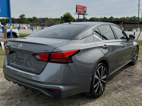 Used 2021 Nissan Altima 2.5 SR w/ SR Premium Package FWD image 9
