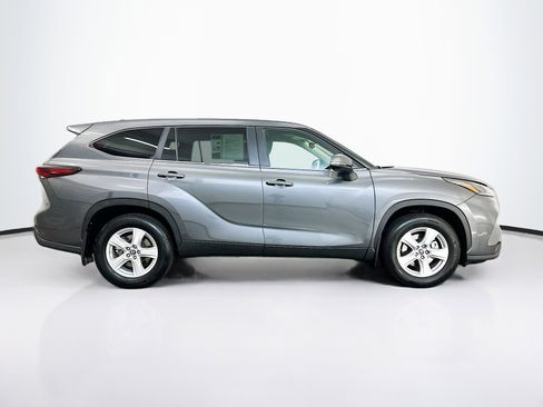 Used 2024 Toyota Highlander LE image 10