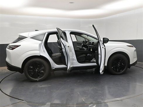 New 2025 Nissan Murano SV image 32