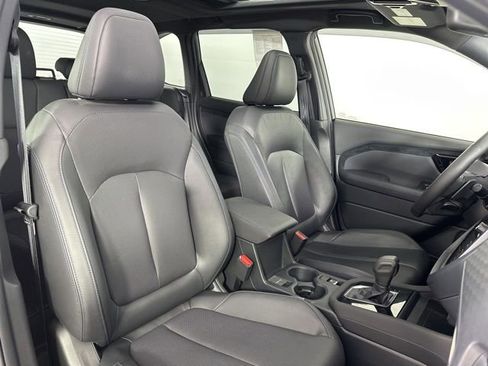 Used 2025 Subaru Forester Limited AWD/4WD image 26