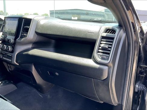 Used 2024 RAM 3500 Tradesman w/ Chrome Appearance Group AWD/4WD image 19