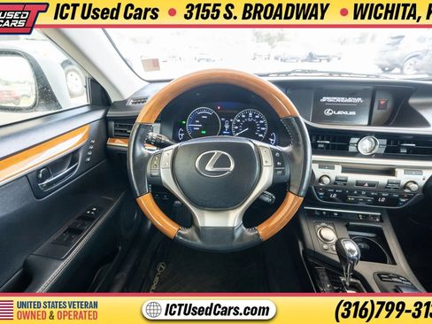 Used 2014 Lexus ES 300h w/ Luxury Package w/Bamboo Trim FWD image 12