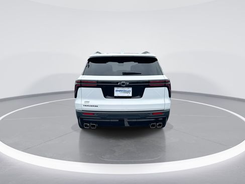 Used 2025 Chevrolet Traverse LT w/ Midnight/Sport Edition FWD image 8