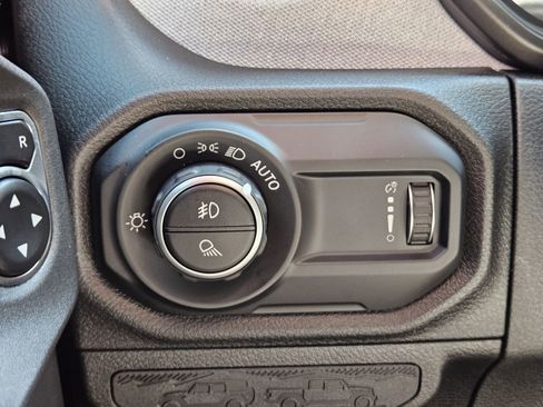 New 2025 Jeep Gladiator Sport image 19