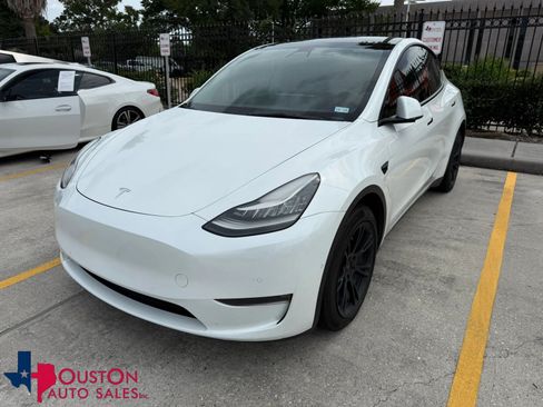 Used 2021 Tesla Model Y Long Range AWD/4WD image 1