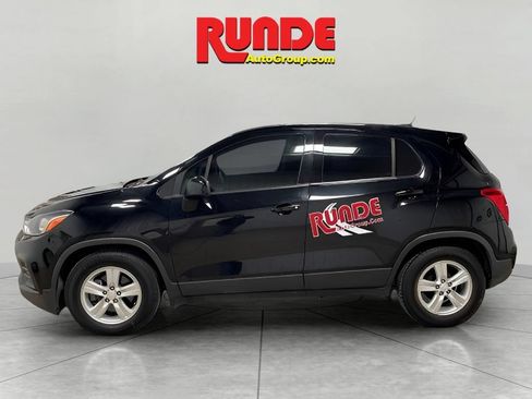 Used 2020 Chevrolet Trax LS FWD image 2