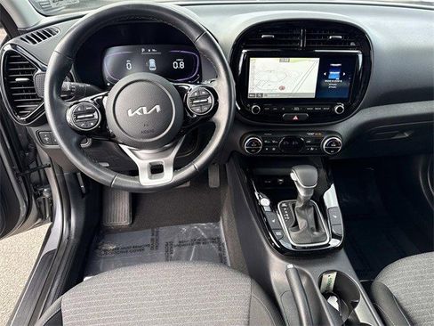 Used 2023 Kia Soul EX image 18