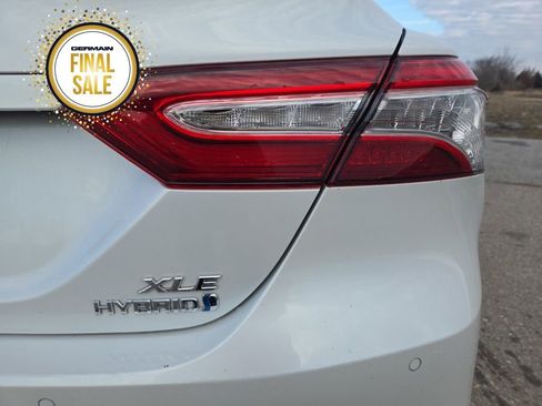 Used 2018 Toyota Camry XLE image 15