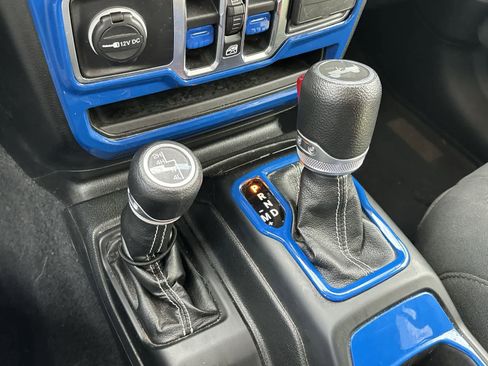 Used 2021 Jeep Wrangler Unlimited Sahara w/ Uconnect 4C Nav & Sound Group image 27