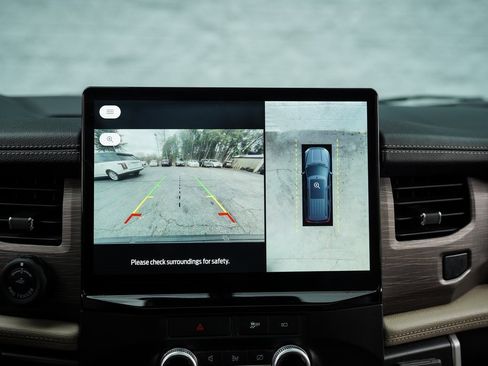 Used 2022 Ford Expedition Max Limited image 34