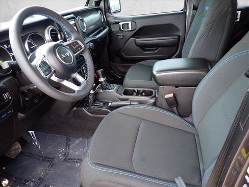 Used 2023 Jeep Wrangler Unlimited Rubicon 4xe AWD/4WD image 10