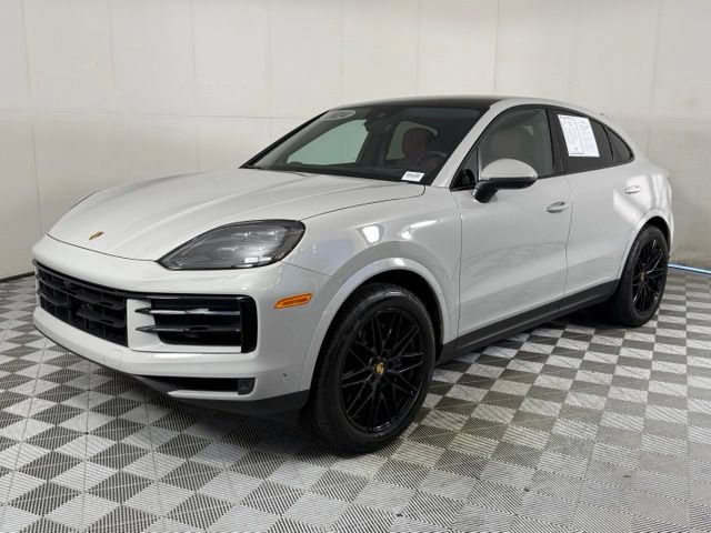 Used 2024 Porsche Cayenne Coupe AWD/4WD image 2