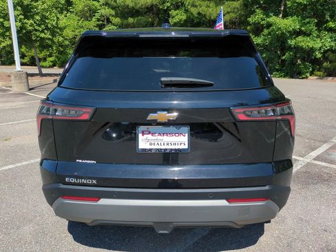 Used 2025 Chevrolet Equinox LT FWD image 5