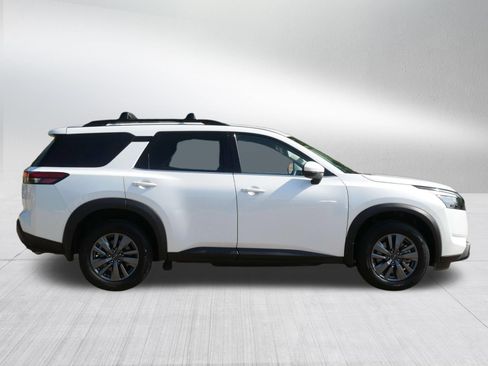 Certified 2025 Nissan Pathfinder SV w/ Black Appearance Package AWD/4WD image 8