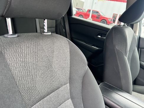 Used 2025 Nissan Rogue SV AWD/4WD image 14