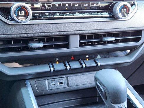 Certified 2026 Chevrolet Colorado Trail Boss AWD/4WD image 20