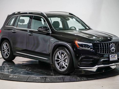 Used 2025 Mercedes-Benz GLB 35 AMG 4MATIC image 5