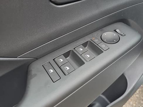 New 2027 Hyundai Kona SE FWD image 17
