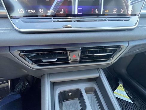 New 2026 Volkswagen Tiguan SE R-Line FWD image 26