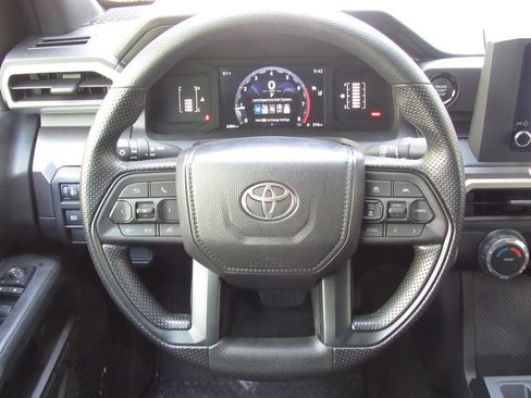 Certified 2025 Toyota Tacoma SR5 AWD/4WD image 25