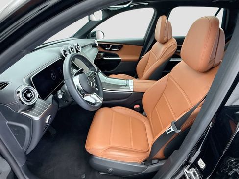 Used 2023 Mercedes-Benz GLC 300 w/ Exclusive Trim Package image 18