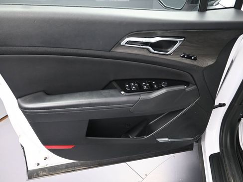 Certified 2024 Kia Sportage X-Pro image 10