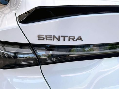 New 2026 Nissan Sentra SR w/ Floor Mat Package FWD image 8