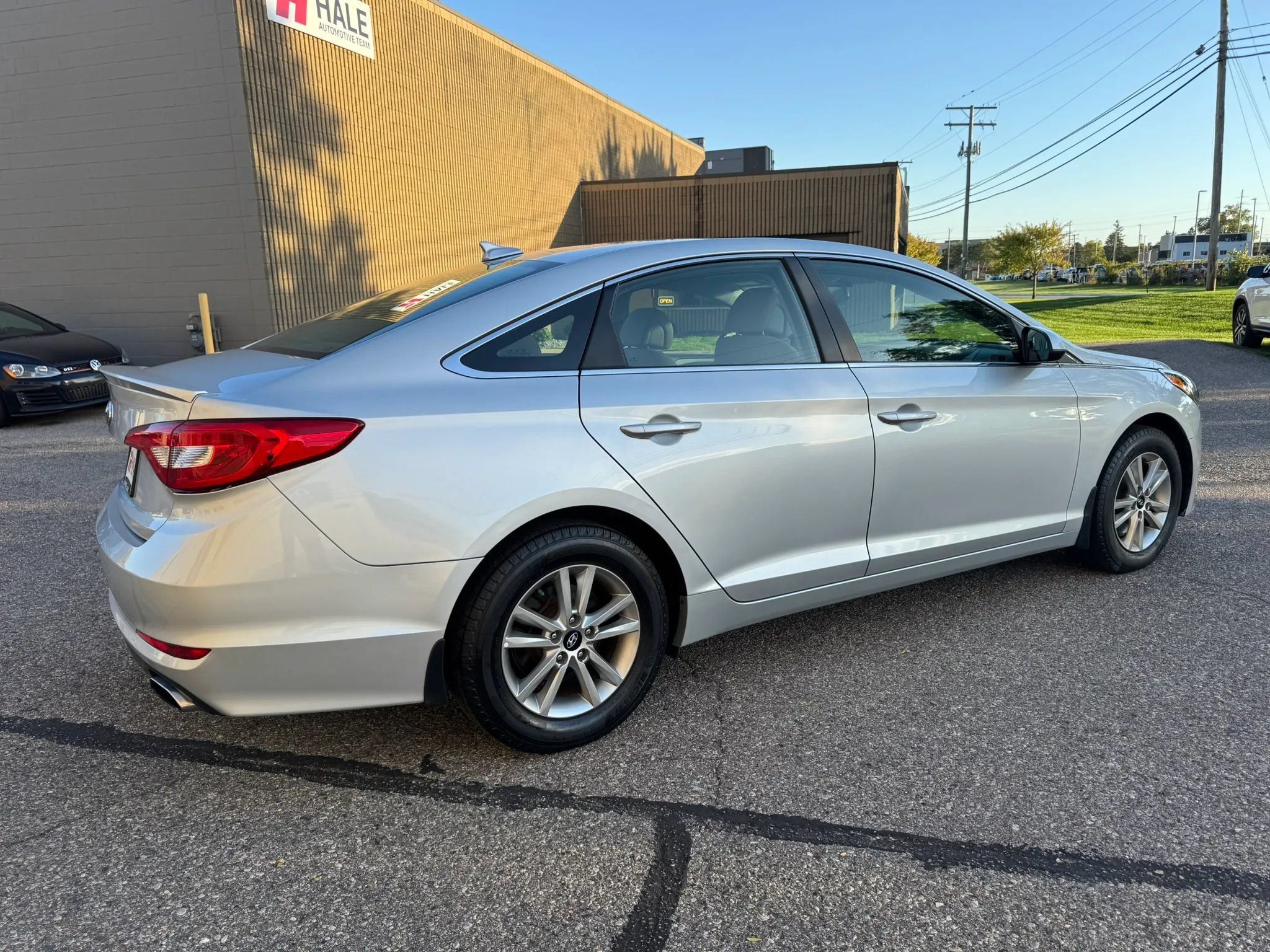 Used 2017 Hyundai Sonata SE w/ Winter Weather Package FWD image 10