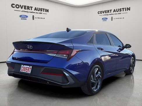 Used 2025 Hyundai Elantra Sport image 5