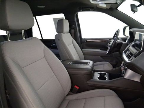 Used 2022 GMC Yukon SLE w/ Gmc Pro Safety Plus Package image 14