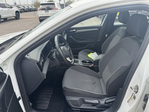 Used 2025 Volkswagen Jetta Sport FWD image 8